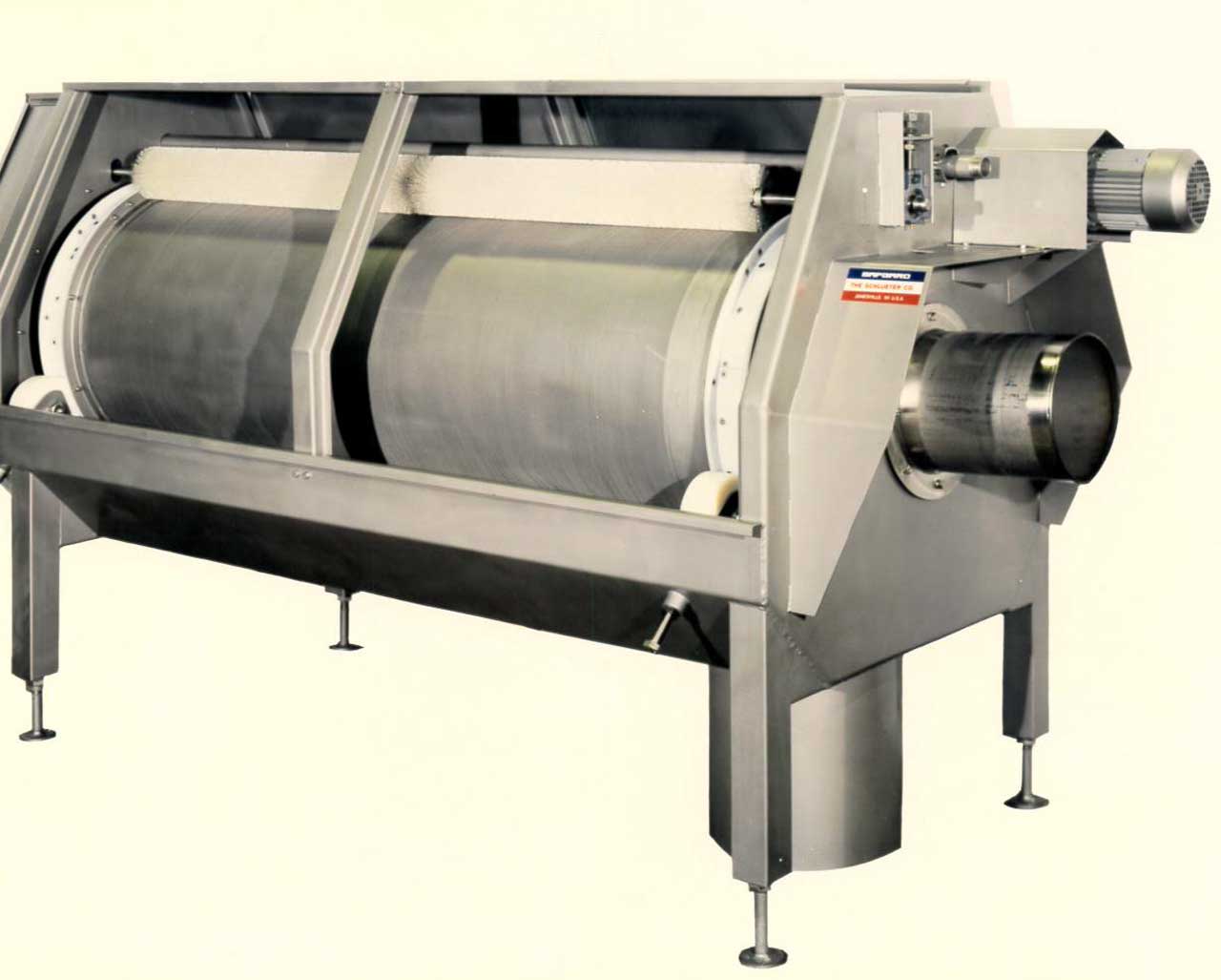 Rotary drum strainer opened