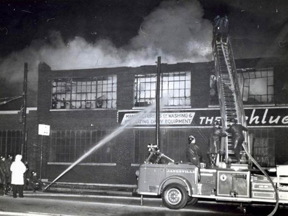Schlueter 1959 fire breaks out
